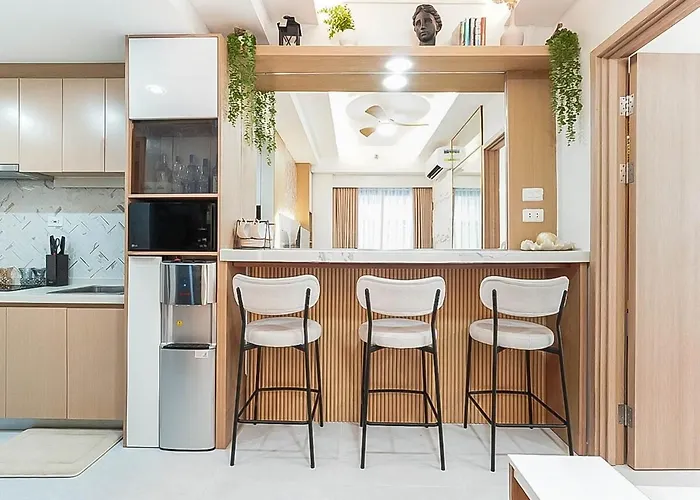 Stylish 1 Bedroom With Balcony & Quality Bed