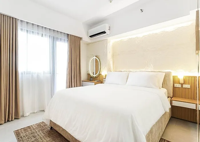 Stylish 1 Bedroom With Balcony & Quality Bed *