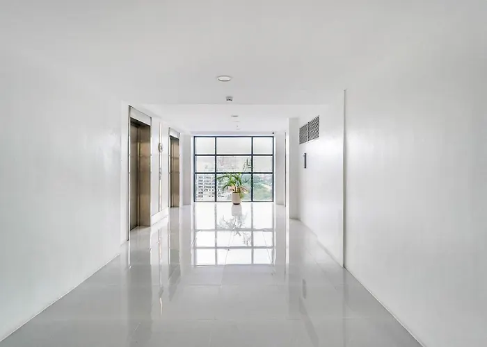 Stylish 1 Bedroom With Balcony & Quality Bed Апартаменты *